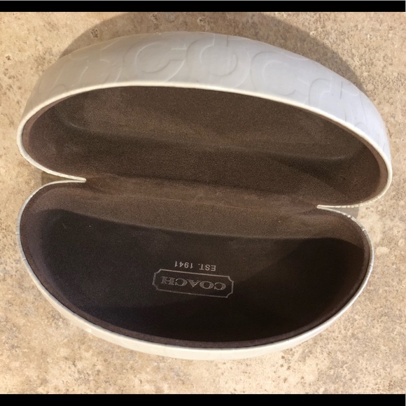 ****SOLD**** Coach S3010 sunglasses with case - Picture 6 of 6